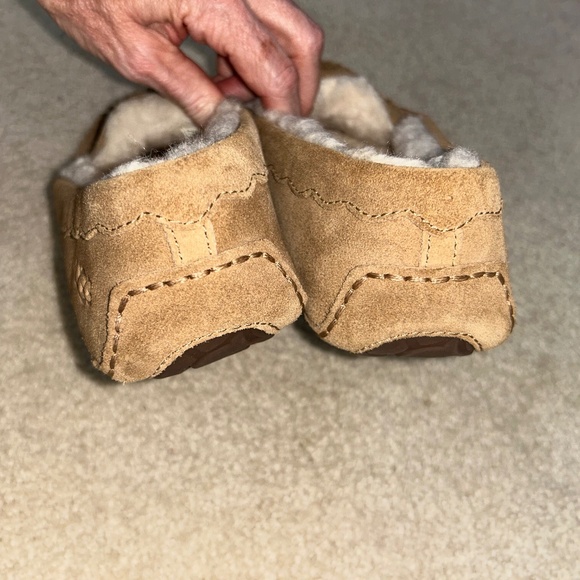 UGG Scalloped Moc slippers 6 - Picture 8 of 11